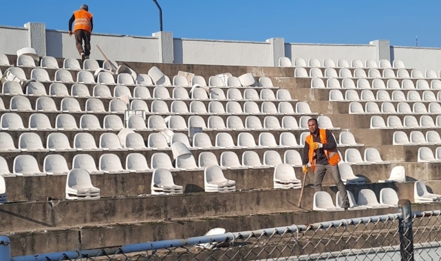 Aydın'da 73 yıllık stadın yıkım süreci başladı