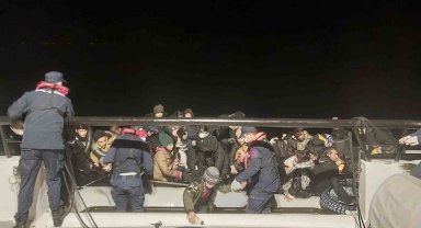 Ayvacık açıklarında 76 kaçak göçmen yakalandı