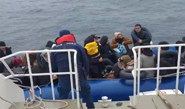 Ayvalık açıklarında 91 düzensiz göçmen yakalandı geri itilen 38 düzensiz göçmen ise kurtarıldı
