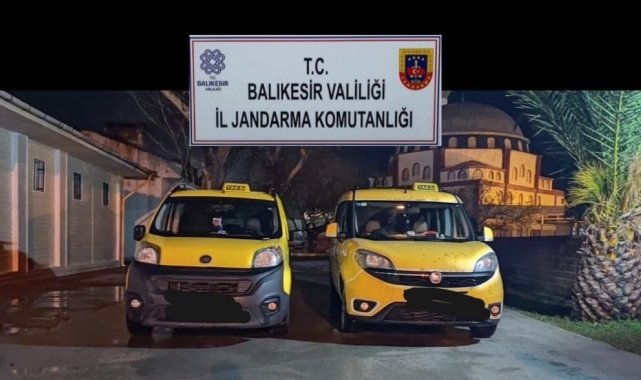 Ayvalık'ta 15 düzensiz göçmen ve 2 organizatör yakalandı