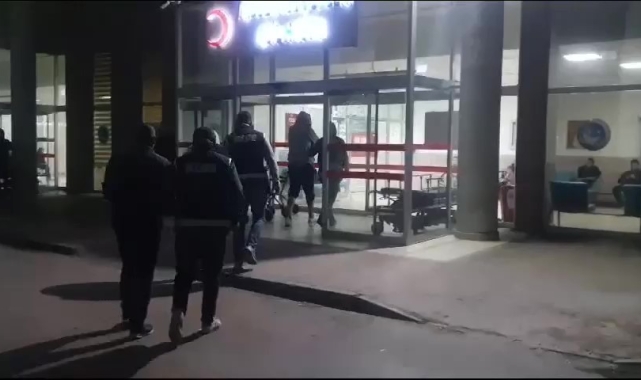 Ayvalık'ta 18 düzensiz göçmen ve 3 organizatör yakalandı