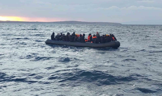 Ayvalık'ta 47 göçmen Sahil Güvenlik'ten kaçamadı