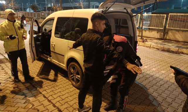 Balıkesir'de polis 25 aranan şahsı yakaladı