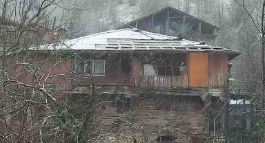 Bartın'da yağmur ve fırtınadan sonra kar yağışı başladı