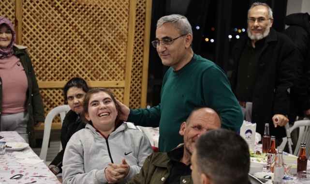 Başkan Işık, kentte yaşayan engelli vatandaşlar ve aileleriyle yemekte bir araya geldi