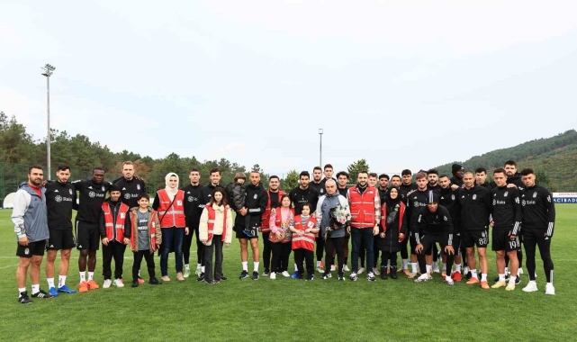 Beşiktaş, özel misafirlerini ağırladı