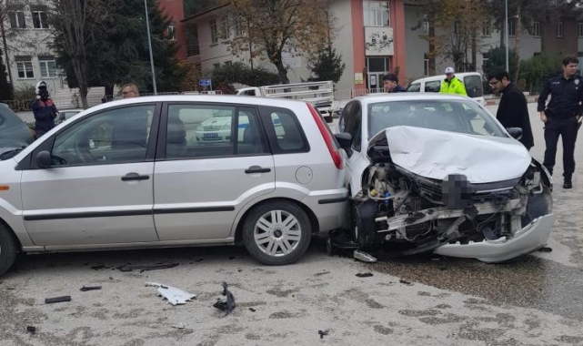 Bilecik'te trafik kazası: 3 yaralı