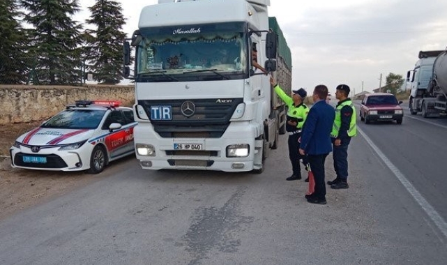 Bin 463 sürücüye toplam 2 milyon 560 bin 464 TL para cezası kesildi