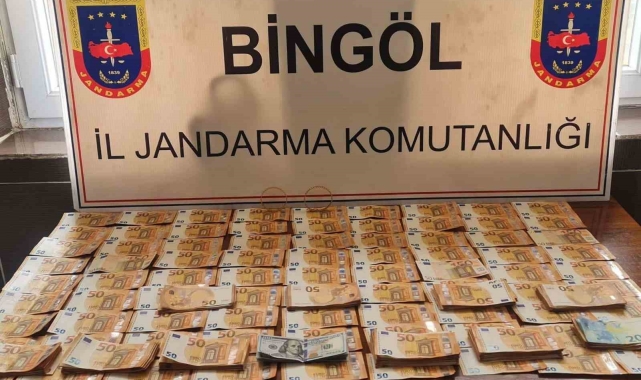 Bingöl'de kendilerini savcı olarak tanıtıp vatandaşı dolandıran 4 şüpheli yakalandı