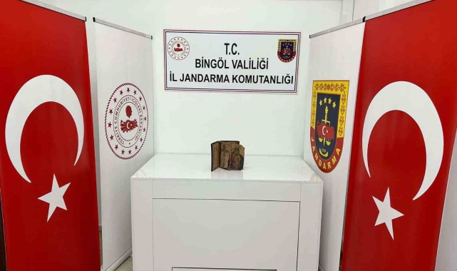 Bingöl'de tarihi eser kitap ele geçirildi