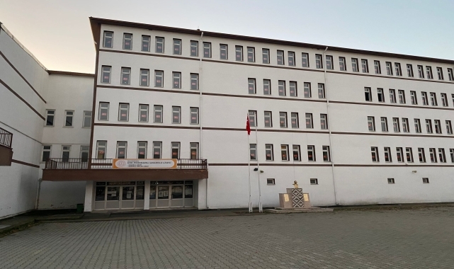 Bolu'da gıda zehirlenmesi şüphesiyle hastaneye kaldırılan 17 öğrenci taburcu edildi