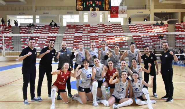 Bozüyük Belediyesi Eğitim ve Spor Kulübü Kadın Voleybol Takımı rakibini 3-0 mağlup etti