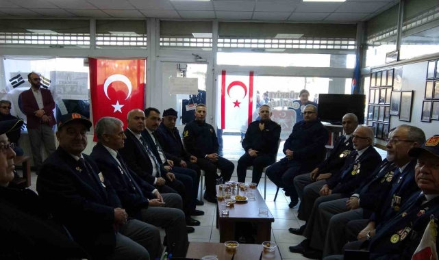 Burdur'da şehitler için Gaziler Derneği'nde lokma dağıtıldı