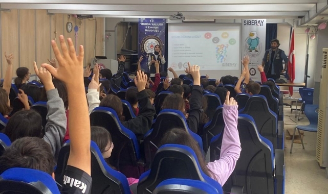 Bursa polisi 2 bin 246 öğrenciyi siber güvenlik hakkında bilgilendirdi