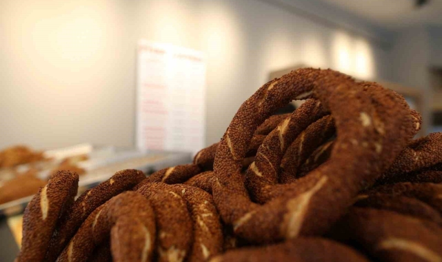 Bursa'da 100 gram simit 12,5 lira oldu