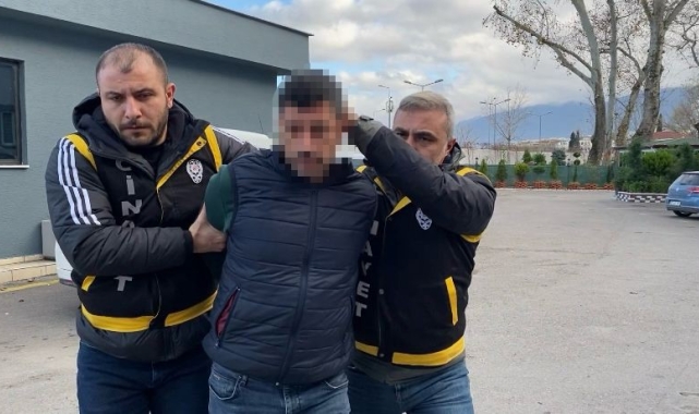 Bursa'da eşini öldürüp kaçan şüpheli, fırının deposunda saklanırken yakalandı