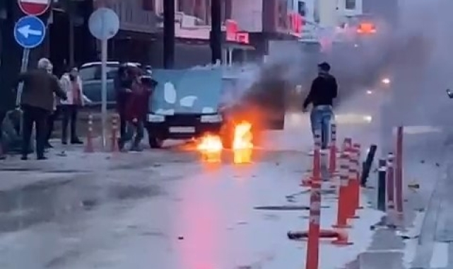 Bursa'da otomobil alevlere teslim oldu