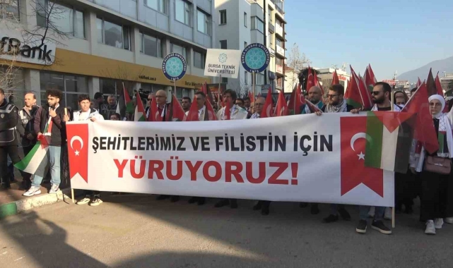 Bursa'da üniversite öğrencileri şehitler ve Filistin için yürüdü