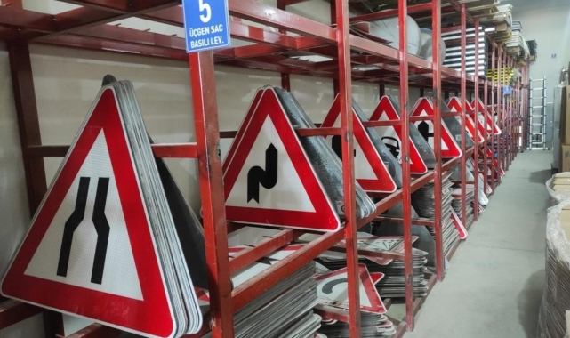 Büyükşehir kendi ürettiği trafik levhalarından 24 Milyon TL tasarruf sağladı
