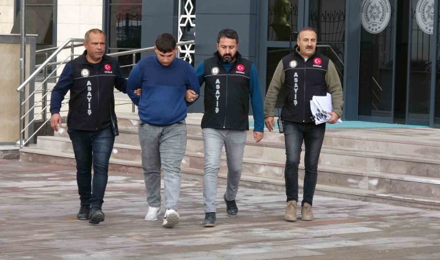 Çanakkale'de hakkında 40 yıl 2 ay 15 gün hapis cezası bulunan şahıs tutuklandı