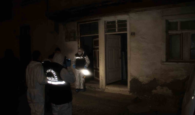 Çankırı'da kan donduran cinayet: Babasını öldürüp sobada yaktı