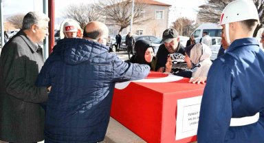 Cinayete kurban giden sözleşmeli er son yolculuğuna uğurlandı