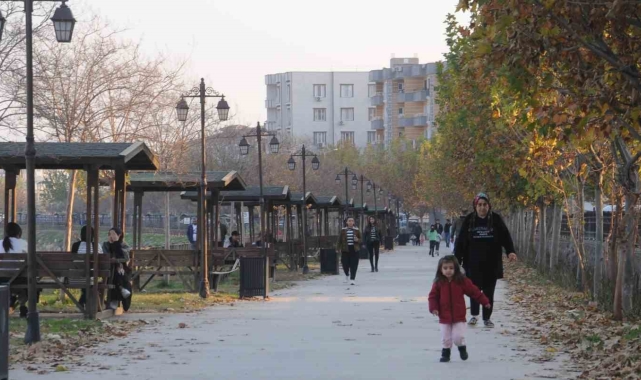 Cizreliler kışın, yazdan kalma bir gün yaşıyor