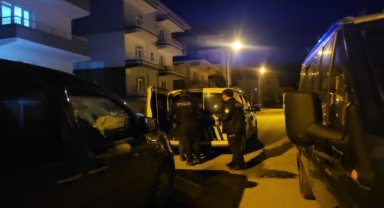 Çorum'da bir kişi ağabeyi ile yeğenini bıçakla yaraladı