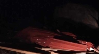 Çorum'da fırtına çatıları uçurdu