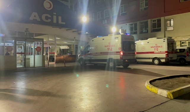 Darp edilen kadın araçtan yola atıldı