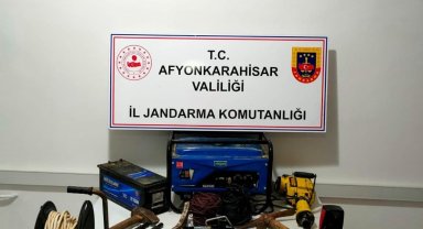 Define avcıları kazıya başlayamadan jandarmaya yakalandı