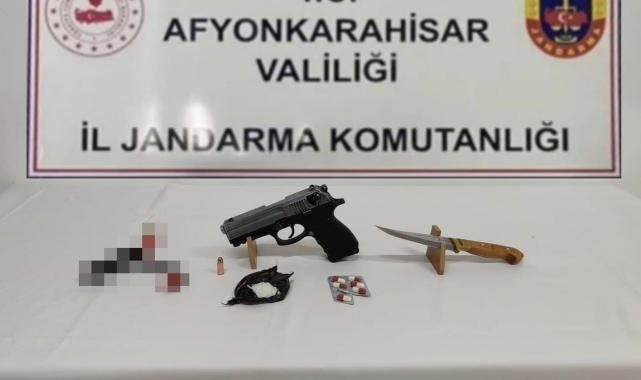 Denizli'den getirdiği uyuşturucuyu satamadan jandarmaya yakalandı