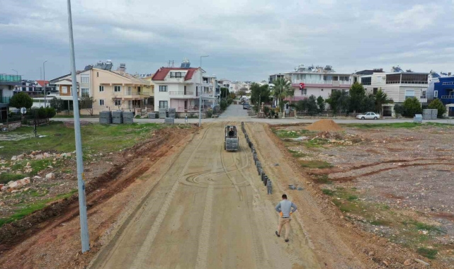 Didim'de yol çalışmaları devam ediyor