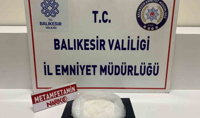Direksiyon haznesine saklanan uyuşturucuyu "Cash" buldu