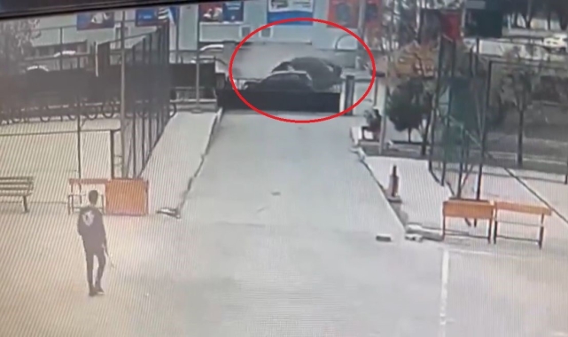 Diyarbakır'da okul önünde kaza, facianın eşiğinden dönüldü