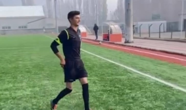 Engelli bireylere futbol maçında güzel anı