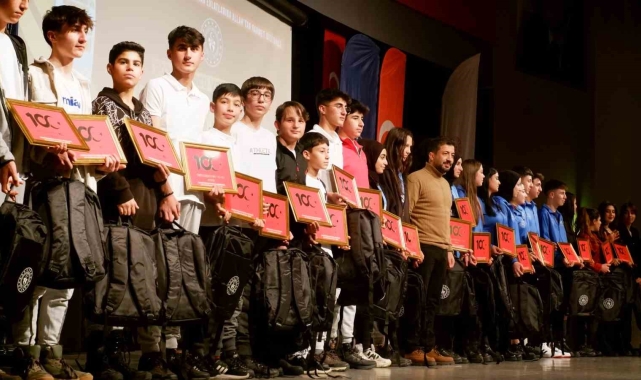 Erzurum'da "Sporun Enleri" ödüllerini aldı