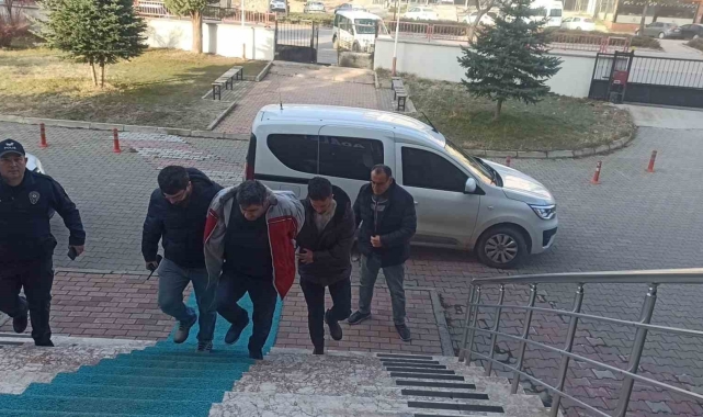 Eski eşini ve kızını öldüren şüpheli adliyeye sevk edildi