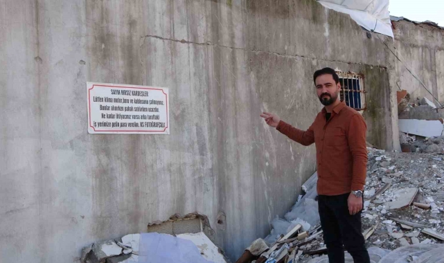 Esnaftan hırsıza not: "Sayın hırsız kardeşler lütfen klima motoru ve kablosunu çalmayınız"