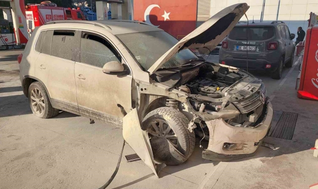 Eyüpsultan'da araç akaryakıt istasyonuna daldı, faciadan dönüldü