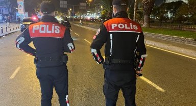 Fatih'te helikopter destekli asayiş uygulaması: 10 gözaltı