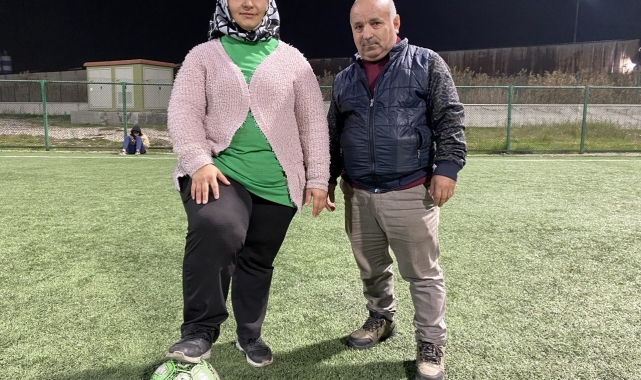 Futbola kadın eli değdi