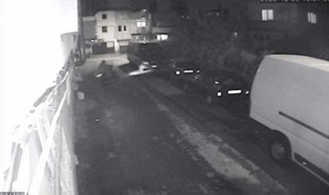 Güvenlik kameralarını umursamayıp hırsızlık yaptı