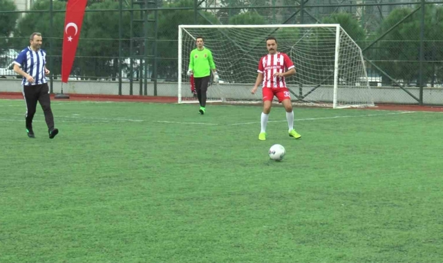 Hakim ve savcılar ile Pendik Ampute Futbol Takımı, Dünya Engelliler günü için sahada mücadele etti