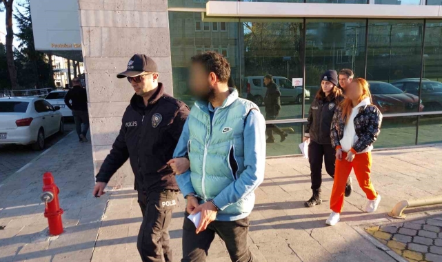 Hastanedeki doktor odasından 35 bin lira çalan 2 kişi yakalandı