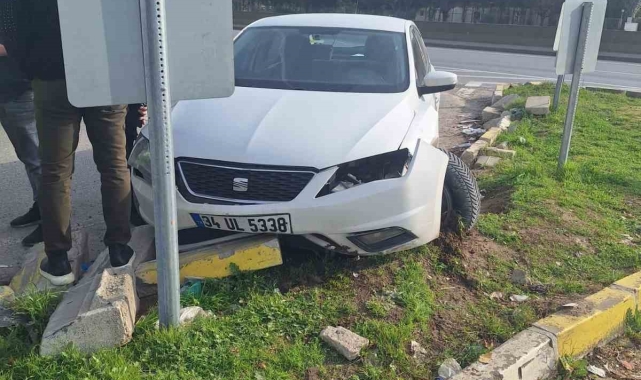 Hastaneye götürdüğü amcası otomobilde fenalaşınca kaza yaptı: 1 ölü, 2 yaralı