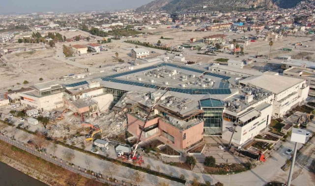 Hatay'ın 150 milyon dolarlık yatırımıydı, yıkımına başlandı