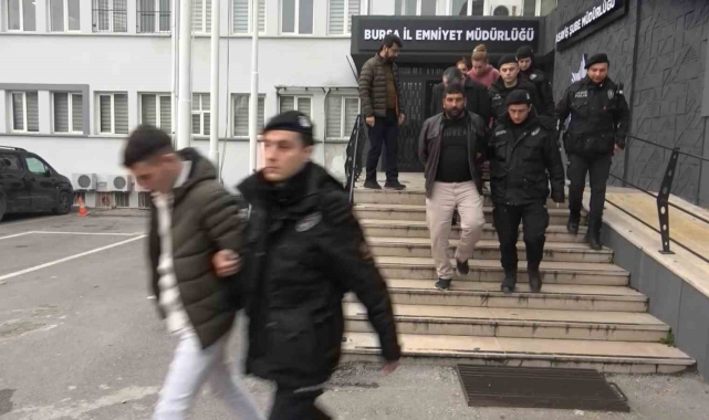 Hırsız çetesi aileden 10'u tutuklandı, 3'ü adli kontrolle serbest bırakıldı