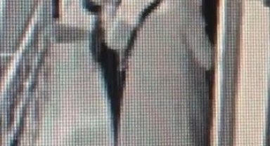 Hırsızlık amacıyla apartmana giren kadınlar, daire kapılarını teker teker kontrol etti