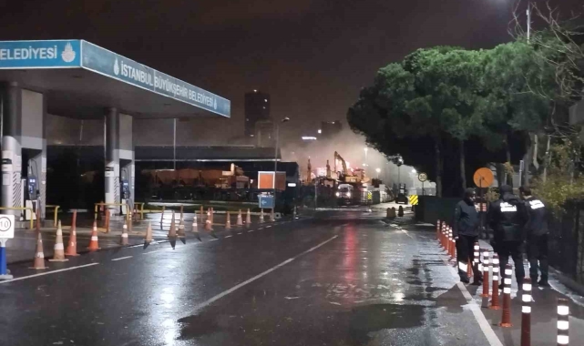 İBB deposunda yangın paniği